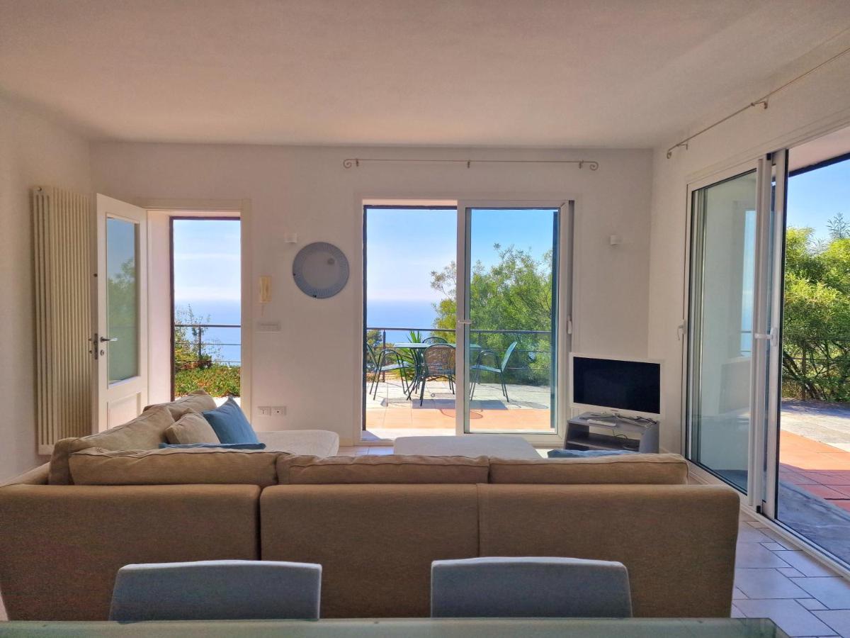 Appartamento In Villa Mimosa Черво Екстериор снимка