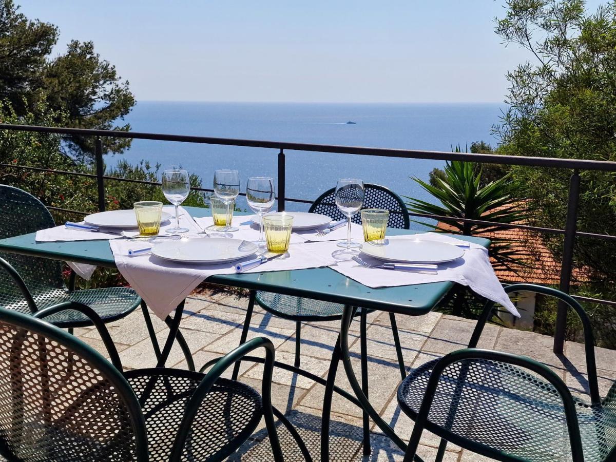 Appartamento In Villa Mimosa Черво Екстериор снимка