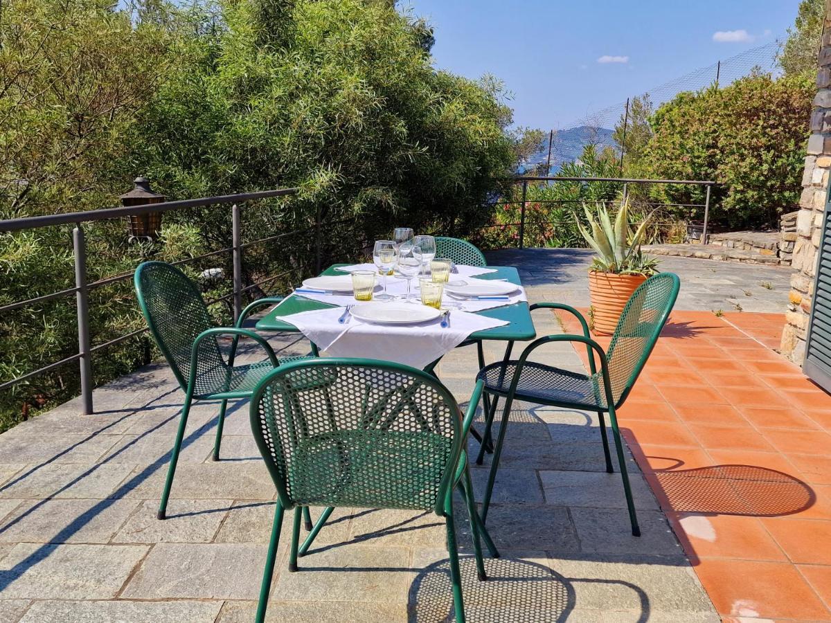 Appartamento In Villa Mimosa Черво Екстериор снимка