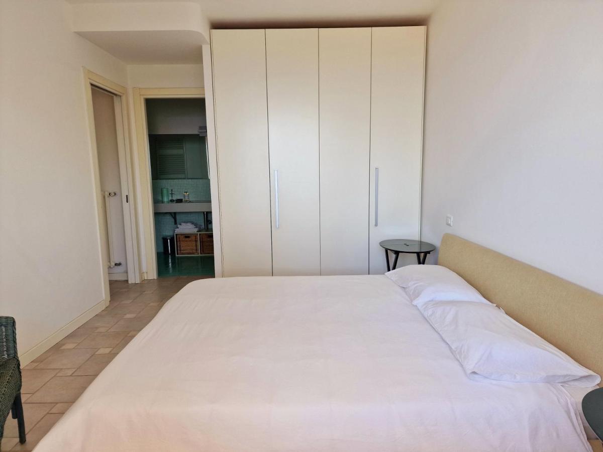 Appartamento In Villa Mimosa Черво Екстериор снимка