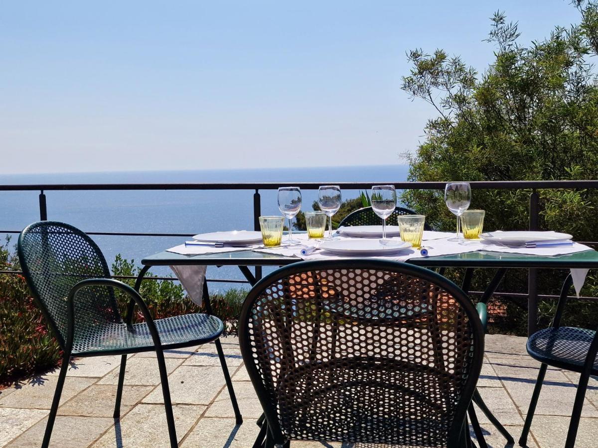 Appartamento In Villa Mimosa Черво Екстериор снимка