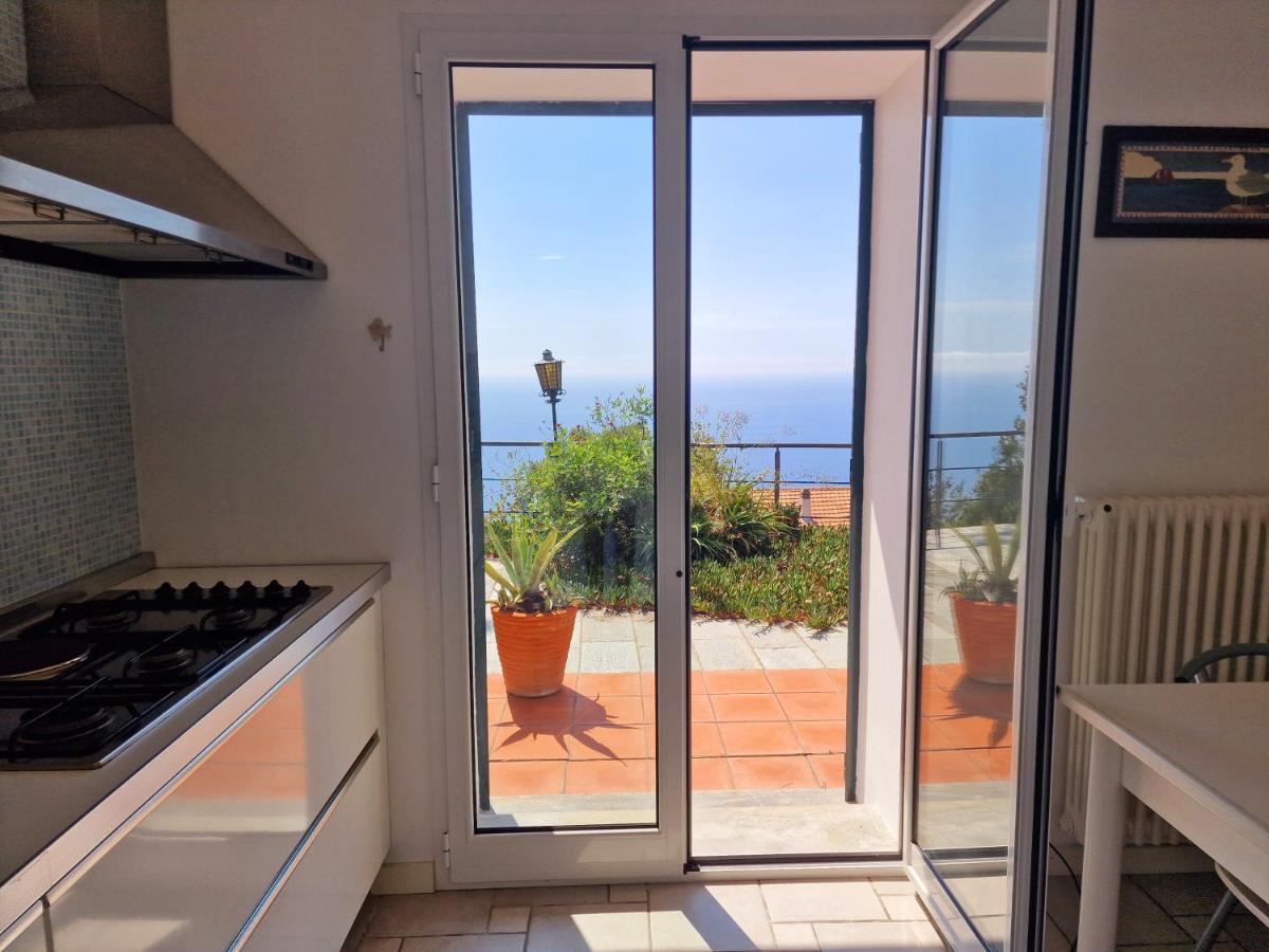 Appartamento In Villa Mimosa Черво Екстериор снимка