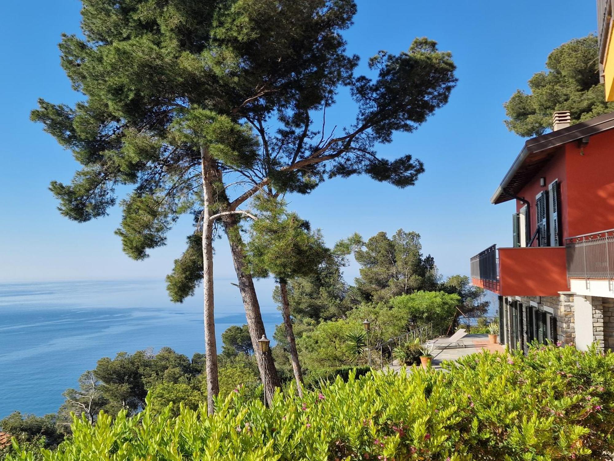 Appartamento In Villa Mimosa Черво Екстериор снимка